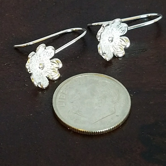 🌸Sterling Silver Flower Drop Earrings🌸 - Picture 2 of 5